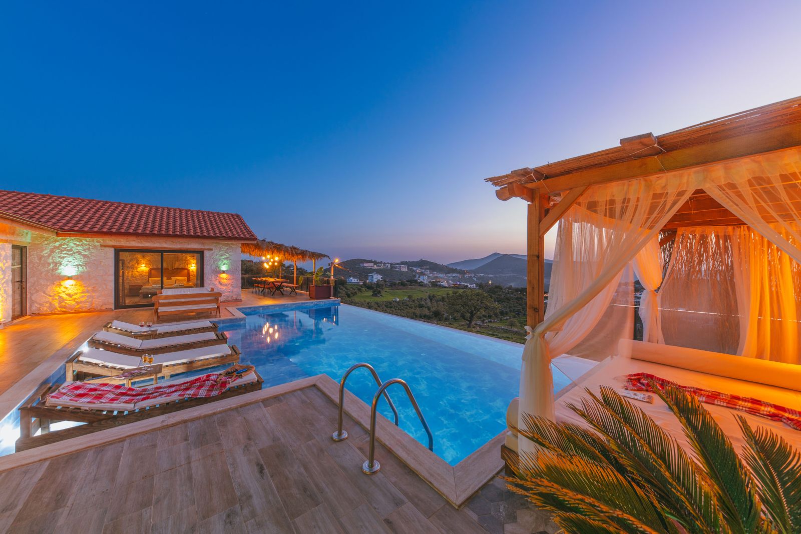 Riviera Spanish Revival: pool and terrace