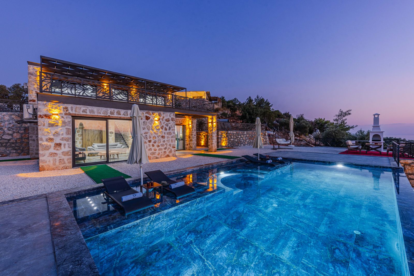 Villa Serena: pool and terrace