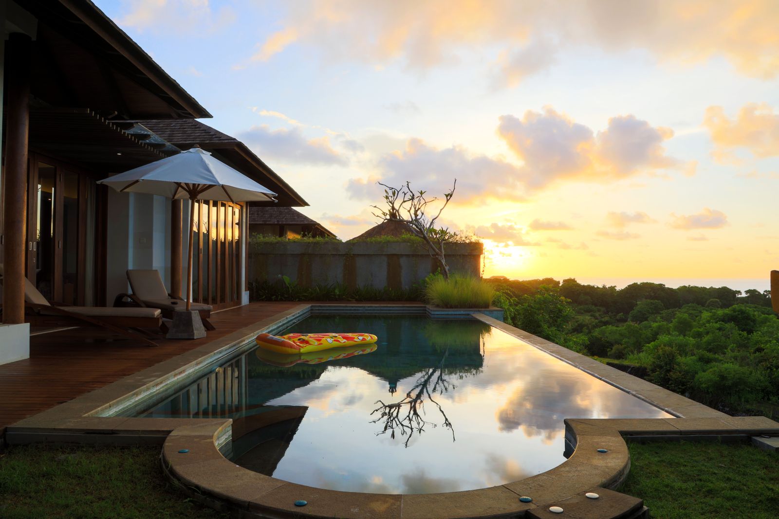 Hope Ranch Equestrian Estate: pool and terrace