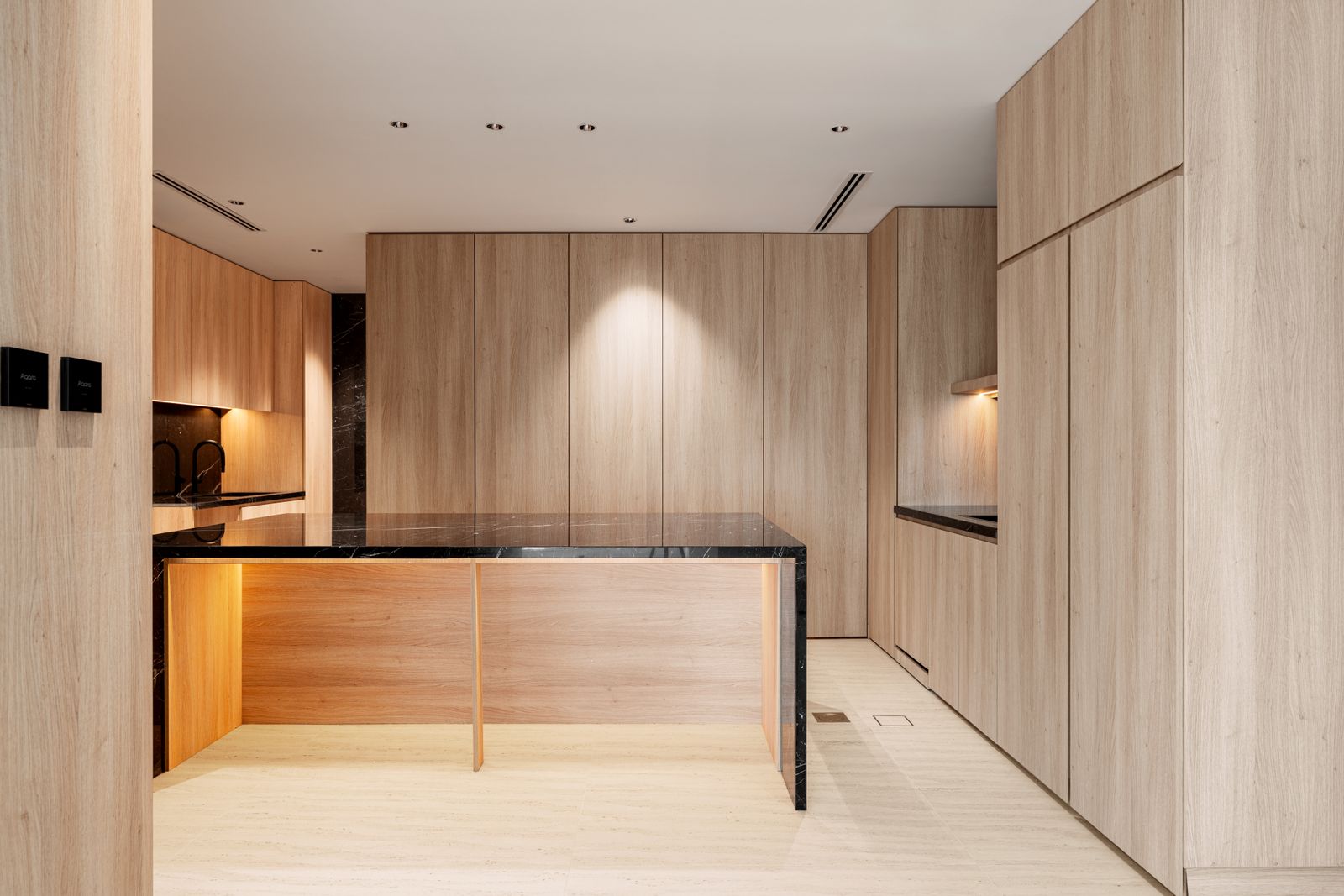 Riviera Glass House: kitchen