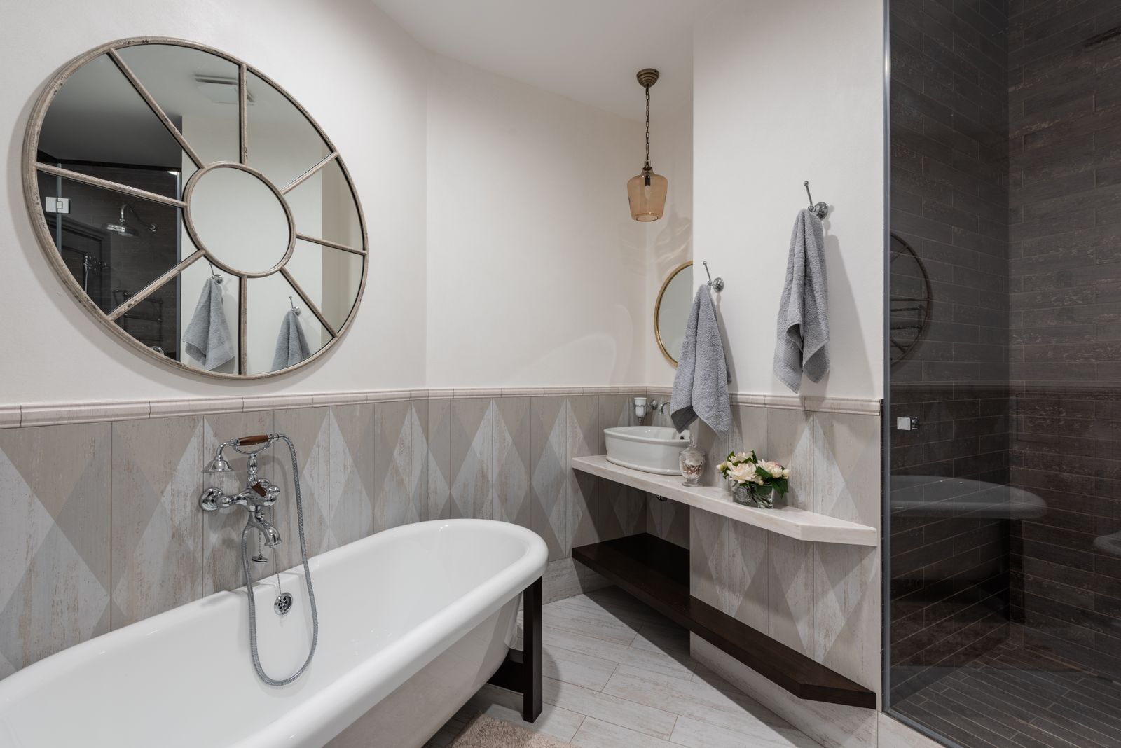 Primary bath, freestanding tub, The Riviera