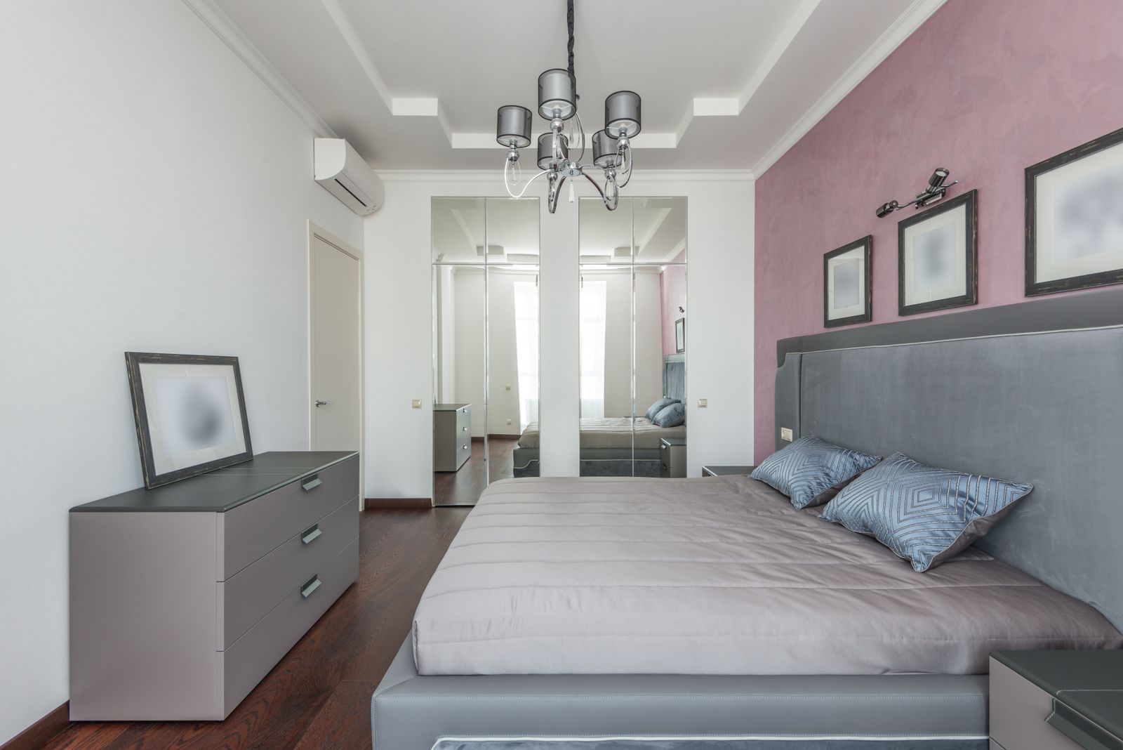 Villa Serena: primary suite