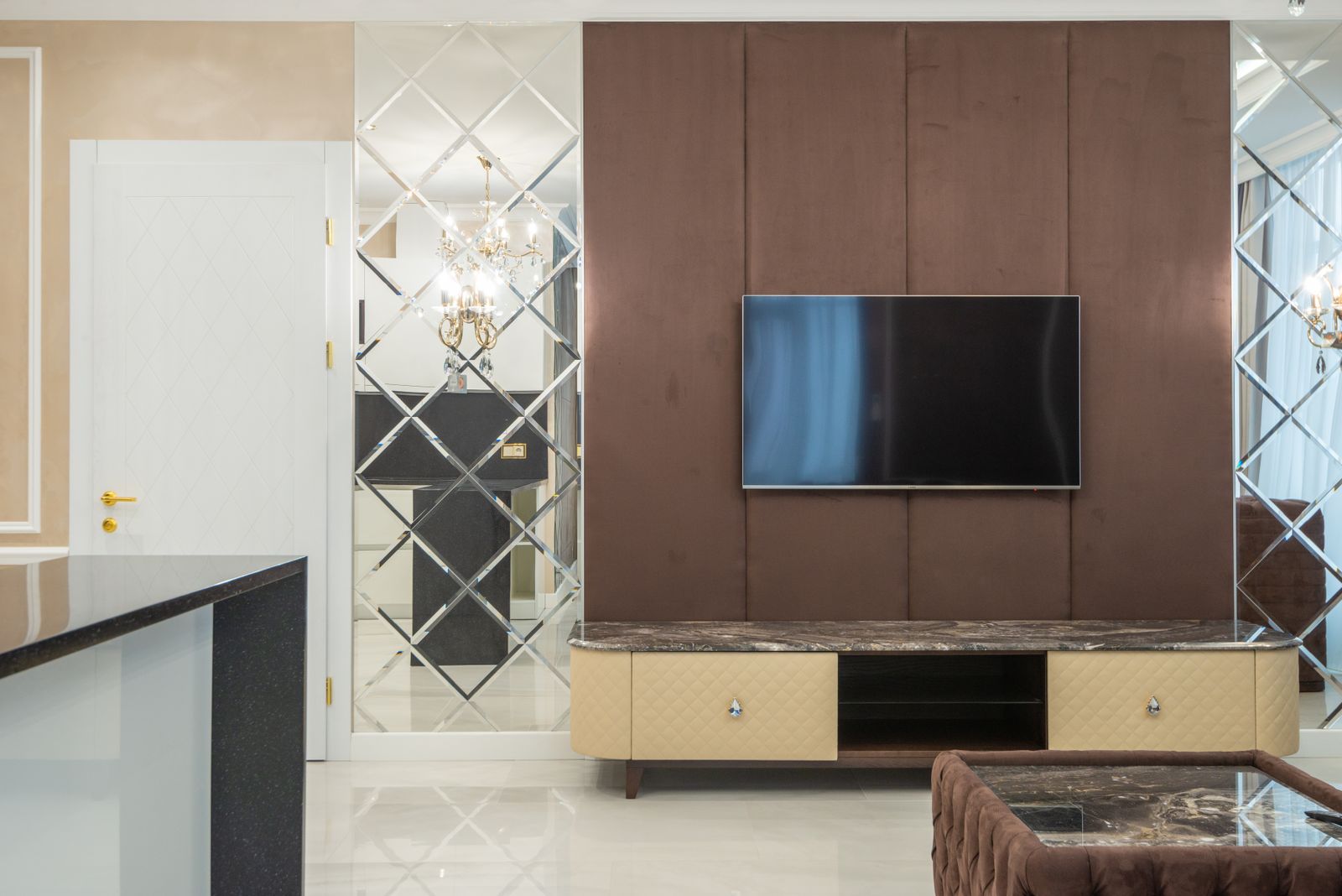 Mesa Bluff Modern: living room